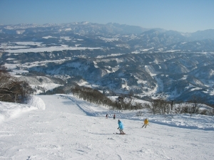 山頂から越後三山の眺めは最高！